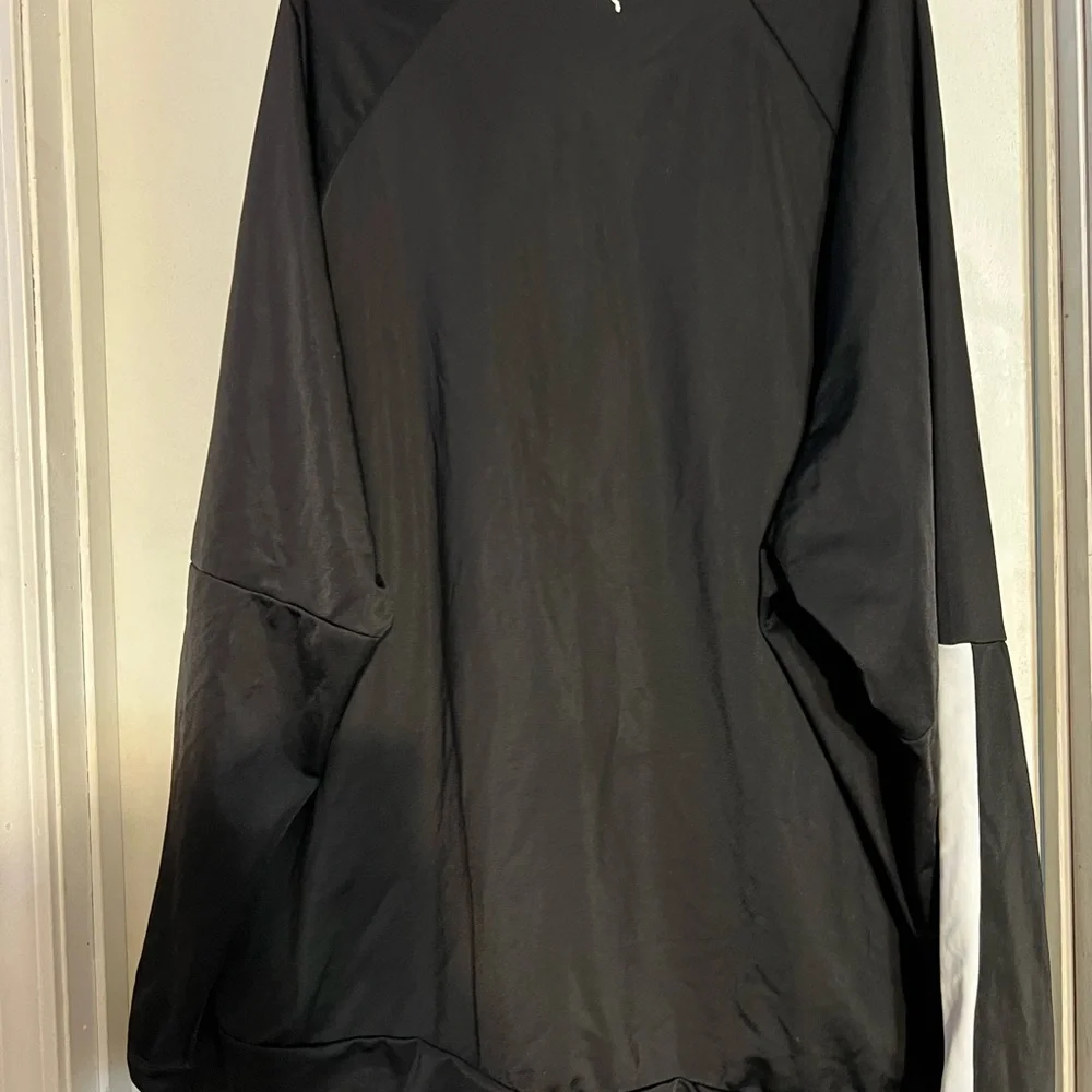 3/$15 BUNDLE - Men’s 4xlt Puma Black and White Zip-Up Jacket - Picture 4 of 6